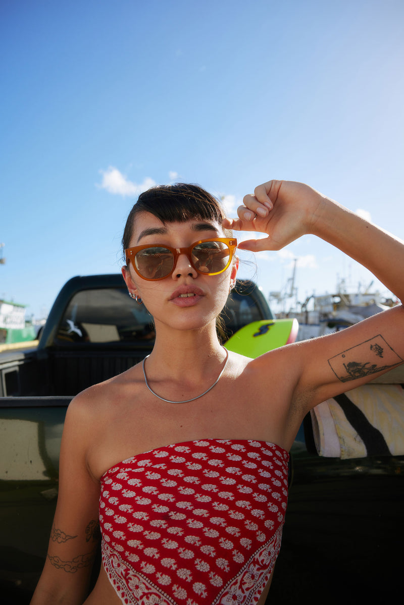 MŌNO x Hula Sunglasses Caramel