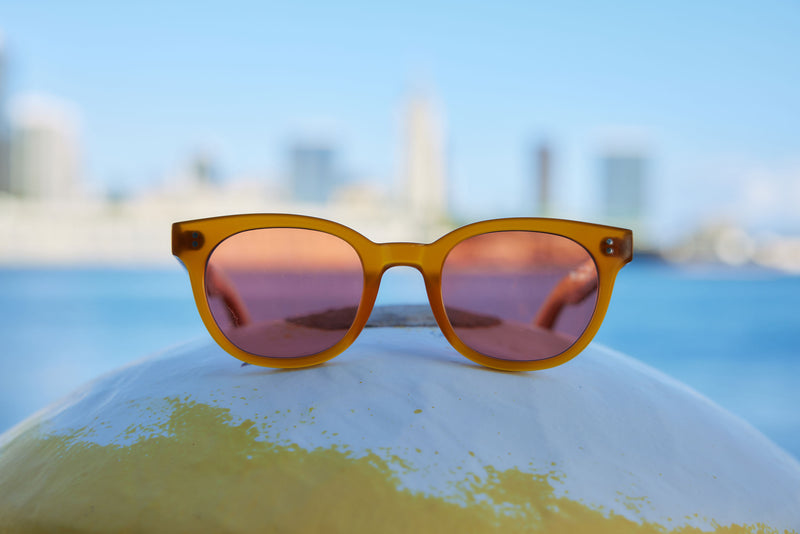 MŌNO x Hula Sunglasses Caramel